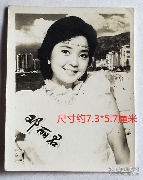 时尚魅力展现，最新女郎独家写真集